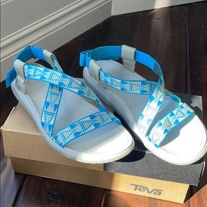 NIB Teva sandals